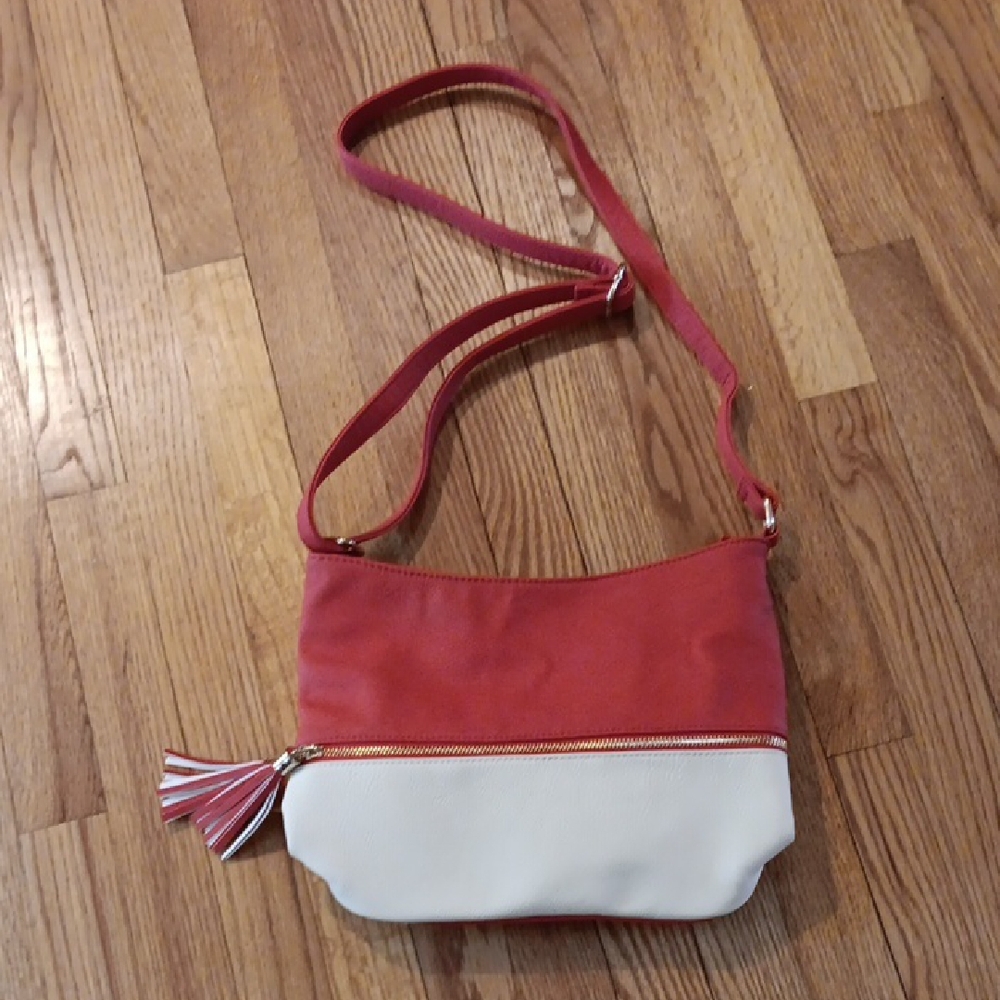 Red & White Crossbody or Shoulder Bag With Tassels ■  Faux Leather